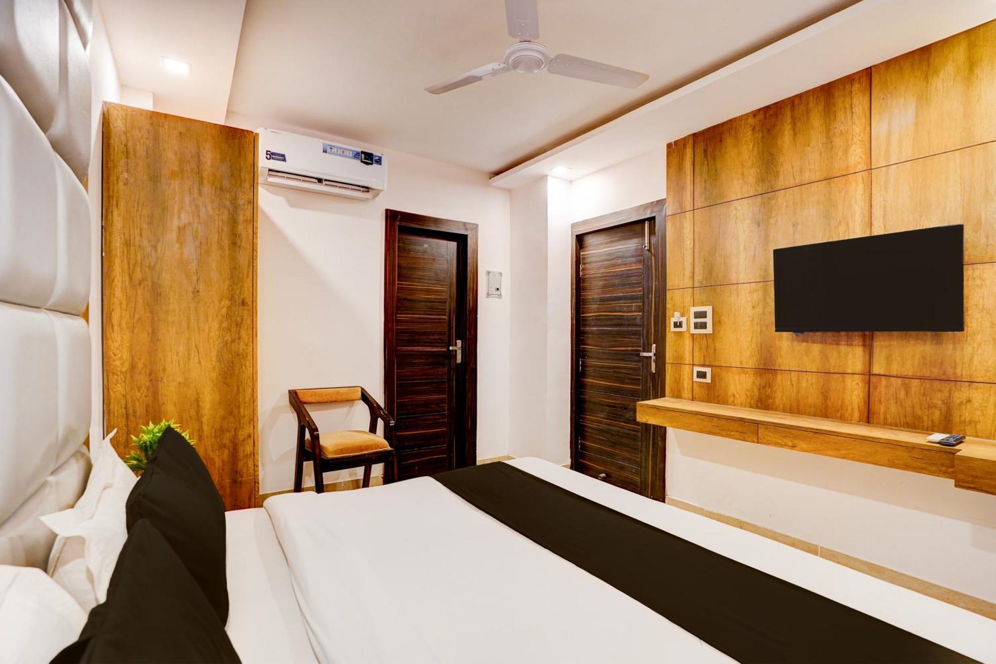 Collection O 88793 Hotel Ganges Pride Raiwala Exterior foto